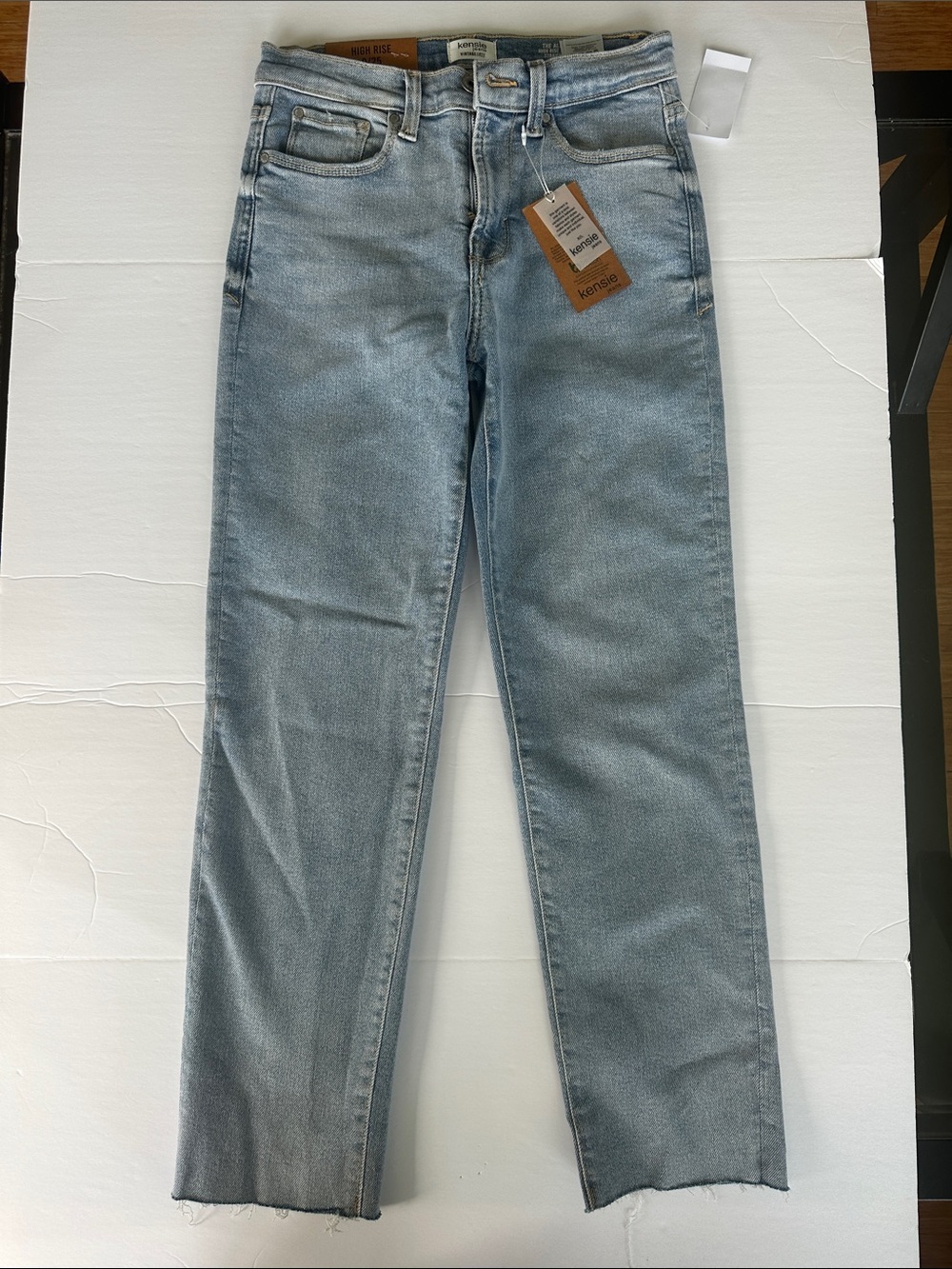 Kensie womens Light Blue Straight Jeans with Raw Hem size 0/25 27" inseam